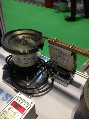 超级螺母震动盘亮相上海机械博览会